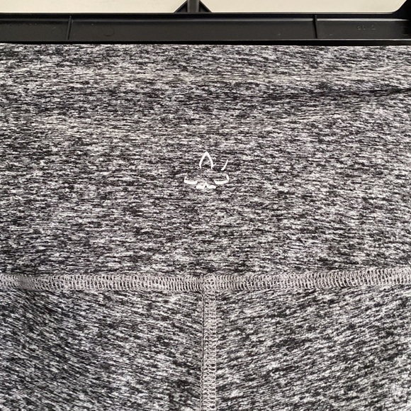 Beyond Yoga Space Dye Legging Gray Ruched Leg Athletic Workout Size M - Picture 5 of 8